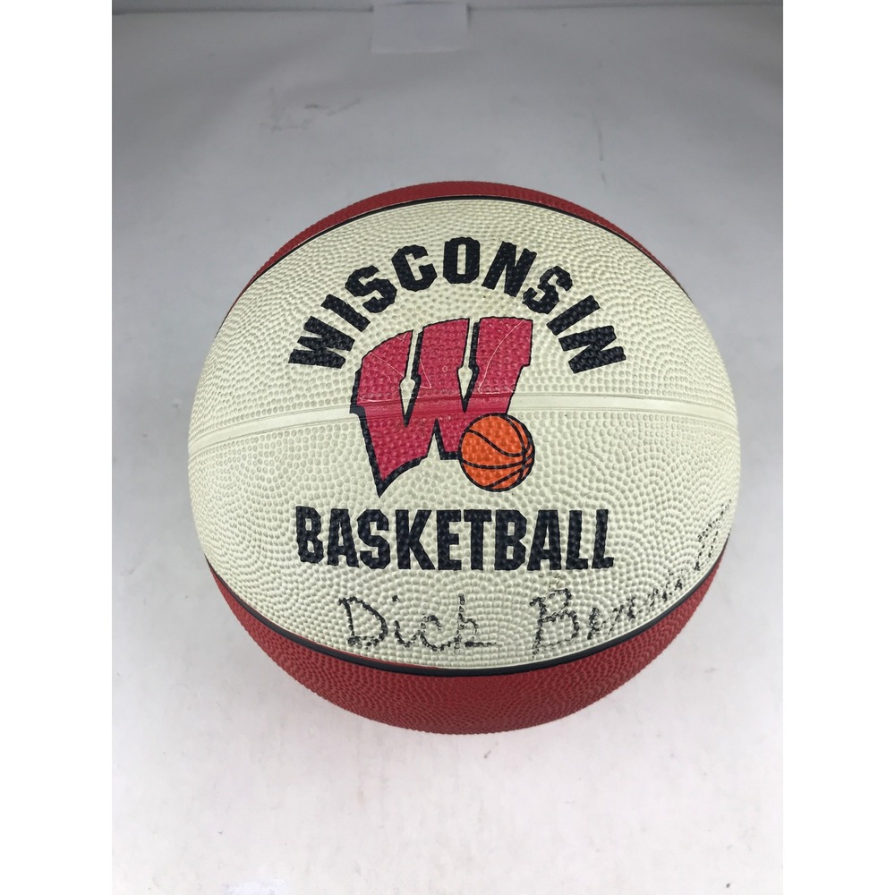 Wisconsin Badgers Basketball‎ Dick Bennett Autographed Signed Team Collectible